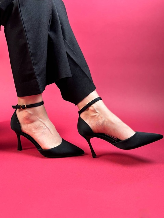 Kurpes ar siksniņu YES-1651