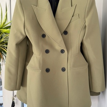 EMO LUX kolekcijas žakete