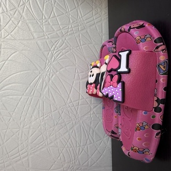 Iešļūcenes ar minnie mouse