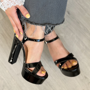 Kurpes uz platformas MVP363