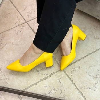 Kurpes uz zemu papēdi YU-081