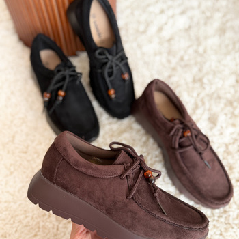 Mokasīni ar šņorītēm 6889