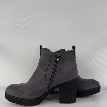 Puszābaki uz papēdi