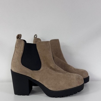 Puszābaki uz papēdi