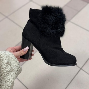 Puszābaki uz papēdi