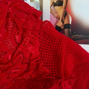 Sarkanas tīkliņzeķes ROYAL