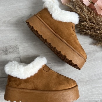 Ugg tipa zābaki ar pūku