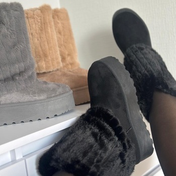 UGG ar pūku 0156