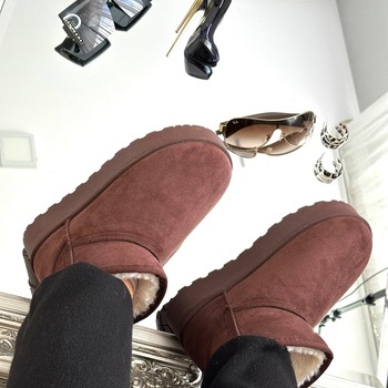 UGG 20216-4H